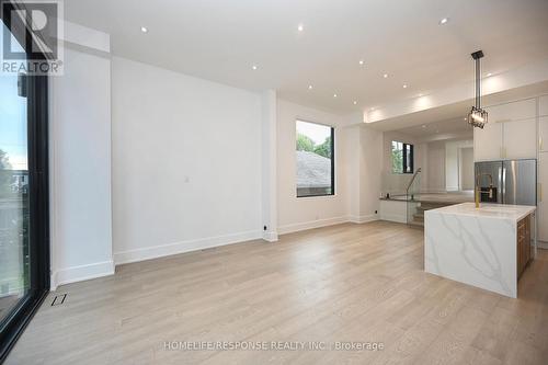 17A Pine Avenue N, Mississauga, ON - Indoor Photo Showing Kitchen