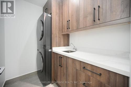 17A Pine Avenue N, Mississauga, ON - Indoor Photo Showing Laundry Room