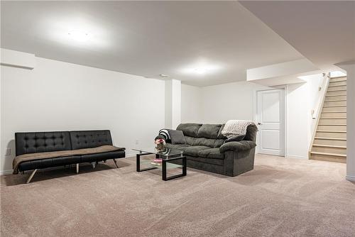 39 Cosmopolitan Common, St. Catharines, ON - Indoor