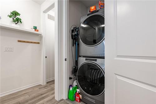 39 Cosmopolitan Common, St. Catharines, ON - Indoor Photo Showing Laundry Room