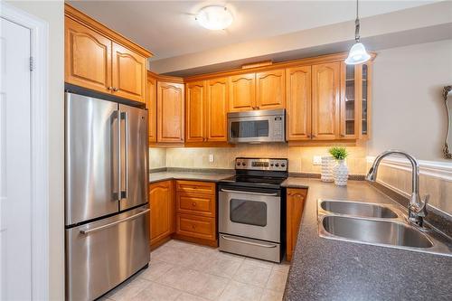 2165 Itabashi Way|Unit #14, Burlington, ON - Indoor Photo Showing Kitchen With Double Sink