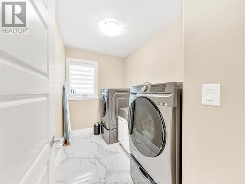 3916 Lasalle Woods Boulevard, Lasalle, ON - Indoor Photo Showing Laundry Room