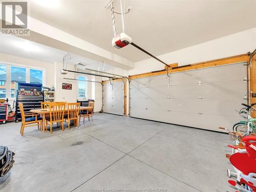 3916 Lasalle Woods Boulevard, Lasalle, ON - Indoor Photo Showing Garage