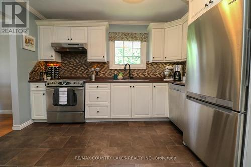 39 Greenwood Crescent, Kawartha Lakes, ON - Indoor Photo Showing Kitchen