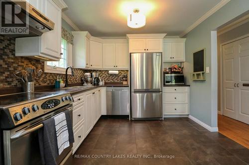 39 Greenwood Crescent, Kawartha Lakes, ON - Indoor Photo Showing Kitchen