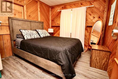 82 Mcivor Drive, Northern Bruce Peninsula, ON - Indoor Photo Showing Bedroom