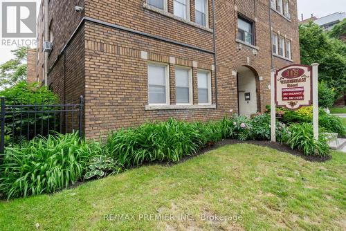 118 Vaughan Road, Toronto (Humewood-Cedarvale), ON - Outdoor