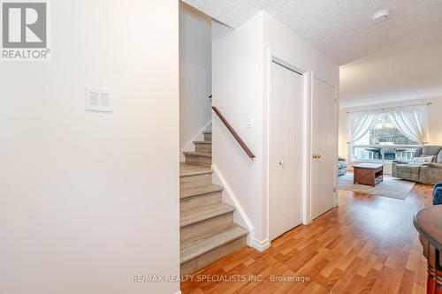 204 Country Club Drive, Guelph (Waverley), ON - Indoor