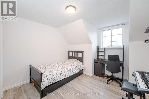 204 Country Club Drive, Guelph (Waverley), ON - Indoor Photo Showing Bedroom