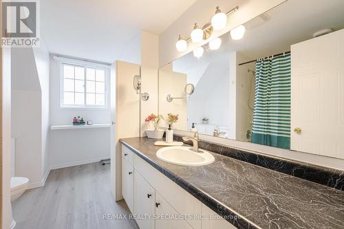 204 Country Club Drive, Guelph (Waverley), ON - Indoor Photo Showing Bathroom