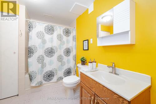 204 Country Club Drive, Guelph (Waverley), ON - Indoor Photo Showing Bathroom