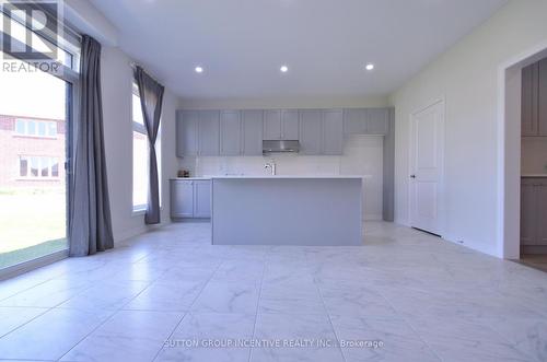 40 Big Canoe Drive, Georgina, ON - Indoor Photo Showing Kitchen