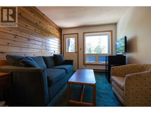 5369 Fernie Ski Hill Road Unit# 213, Fernie, BC - Indoor Photo Showing Living Room