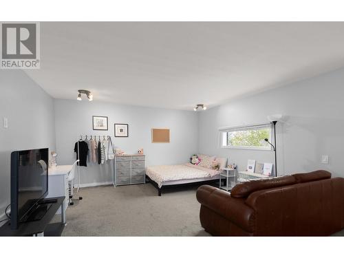 3702 22 Street, Vernon, BC - Indoor