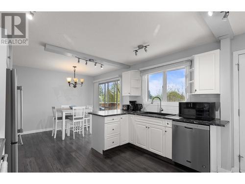 3702 22 Street, Vernon, BC - Indoor