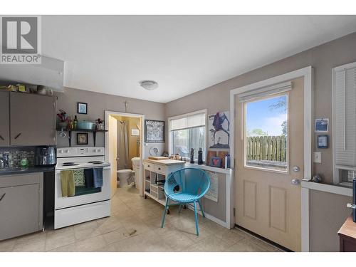 3702 22 Street, Vernon, BC - Indoor Photo Showing Kitchen