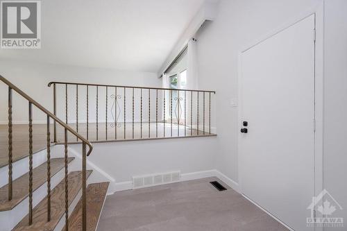 29 Woodhill Crescent, Ottawa, ON - Indoor Photo Showing Other Room