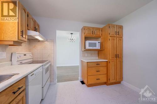 29 Woodhill Crescent, Ottawa, ON - Indoor Photo Showing Kitchen