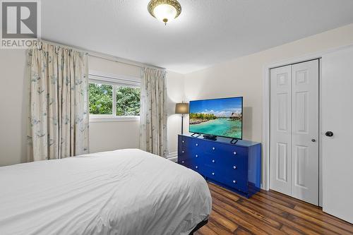 624 16Th  S Avenue, Creston, BC - Indoor Photo Showing Bedroom