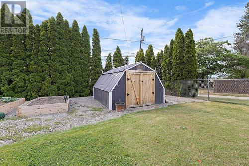 624 16Th  S Avenue, Creston, BC - Outdoor