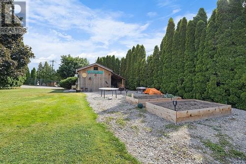 624 16Th  S Avenue, Creston, BC - Outdoor