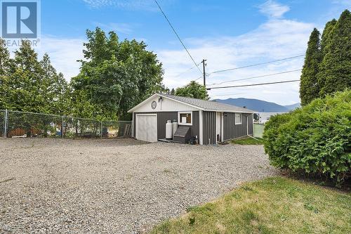 624 16Th  S Avenue, Creston, BC - Outdoor