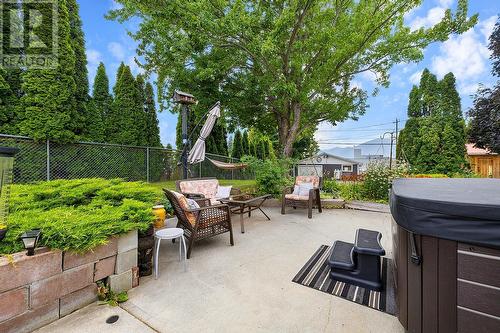 624 16Th  S Avenue, Creston, BC - Outdoor