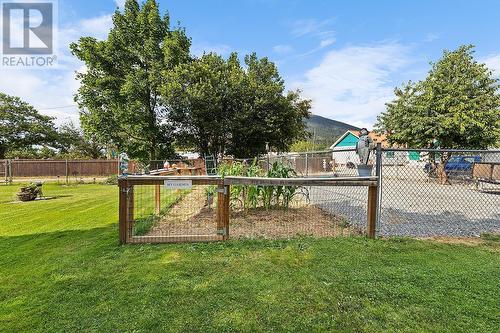 624 16Th  S Avenue, Creston, BC - Outdoor