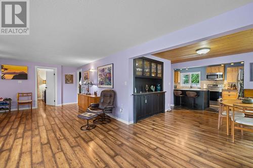 624 16Th  S Avenue, Creston, BC - Indoor