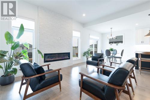 6807 Griffin Drive, Plympton-Wyoming, ON - Indoor Photo Showing Living Room With Fireplace