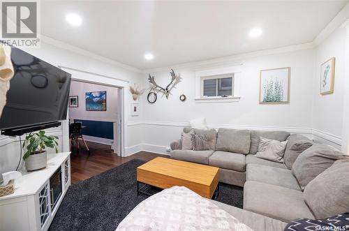 2329 Montreal Street, Regina, SK - Indoor Photo Showing Living Room