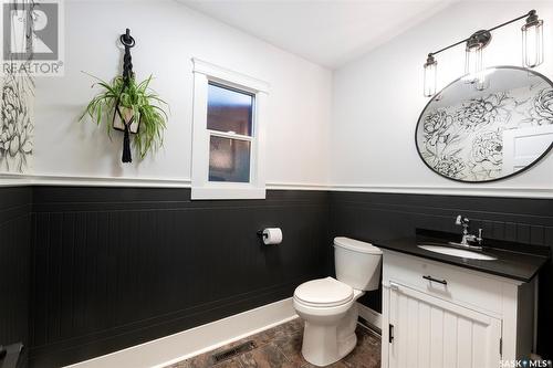 2329 Montreal Street, Regina, SK - Indoor Photo Showing Bathroom