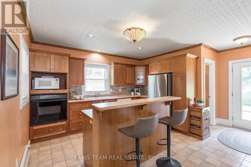 1897 10 Line N, Oro-Medonte, ON - Indoor Photo Showing Kitchen