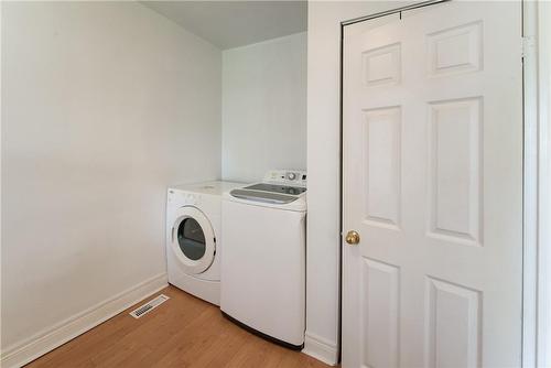 144 Britannia Avenue, Hamilton, ON - Indoor Photo Showing Laundry Room