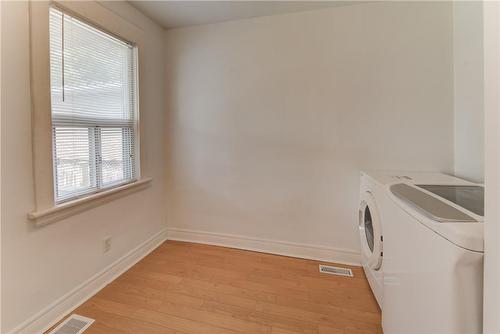 144 Britannia Avenue, Hamilton, ON - Indoor Photo Showing Laundry Room