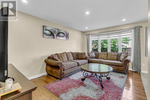 4575 Unicorn Avenue, Windsor, ON - Indoor Photo Showing Living Room