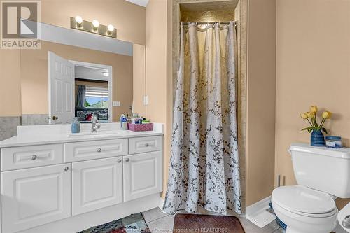 4575 Unicorn Avenue, Windsor, ON - Indoor Photo Showing Bathroom