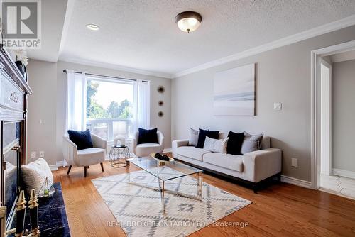 87 Taylorwood Avenue, Caledon (Bolton North), ON - Indoor Photo Showing Living Room