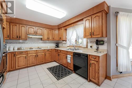 8 Ryckman Lane, Brampton (Toronto Gore Rural Estate), ON - Indoor Photo Showing Kitchen With Double Sink