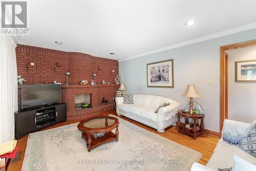 8 Ryckman Lane, Brampton (Toronto Gore Rural Estate), ON - Indoor Photo Showing Living Room