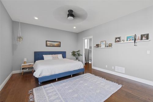 928 34 Avenue, Vernon, BC - Indoor Photo Showing Bedroom