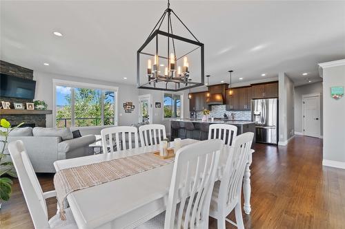 928 34 Avenue, Vernon, BC - Indoor Photo Showing Dining Room