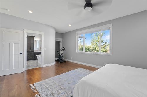 928 34 Avenue, Vernon, BC - Indoor Photo Showing Bedroom