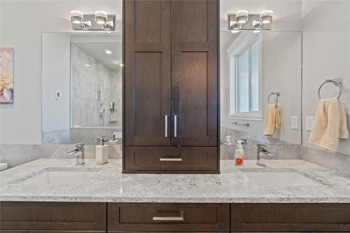 928 34 Avenue, Vernon, BC - Indoor Photo Showing Bathroom