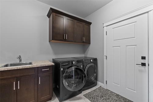 928 34 Avenue, Vernon, BC - Indoor Photo Showing Laundry Room