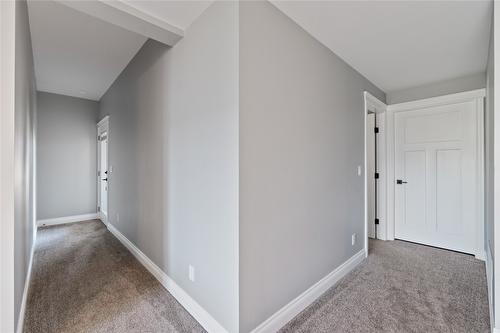 928 34 Avenue, Vernon, BC - Indoor Photo Showing Other Room