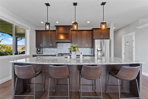 928 34 Avenue, Vernon, BC - Indoor Photo Showing Kitchen With Stainless Steel Kitchen With Upgraded Kitchen