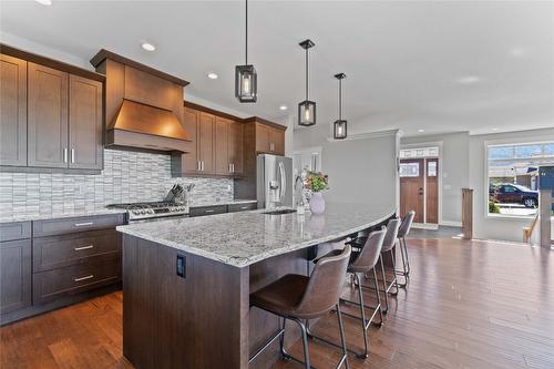 928 34 Avenue, Vernon, BC - Indoor Photo Showing Kitchen With Stainless Steel Kitchen With Upgraded Kitchen