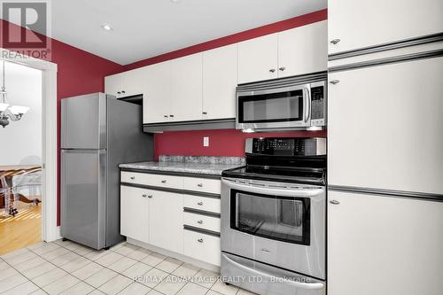 407 - 460 Wellington Street, London, ON - Indoor Photo Showing Kitchen