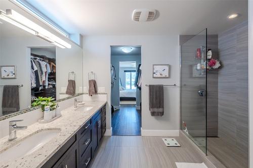 104 View Way, Penticton, BC - Indoor Photo Showing Bathroom